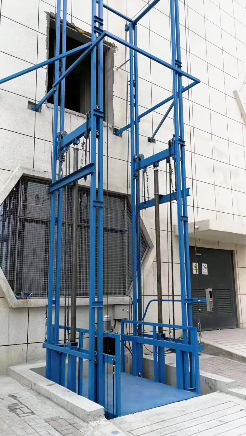 导轨式升降机